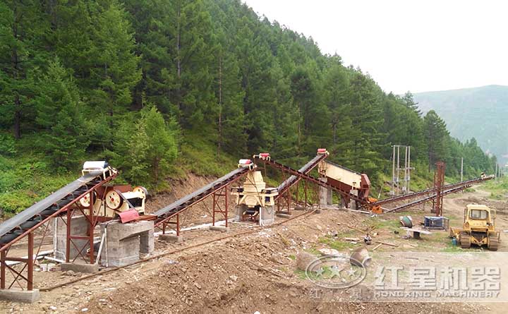 小型制砂生產現(xiàn)場